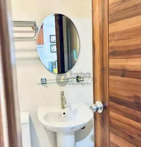 Apartment 2g's Horizons101 Condo24